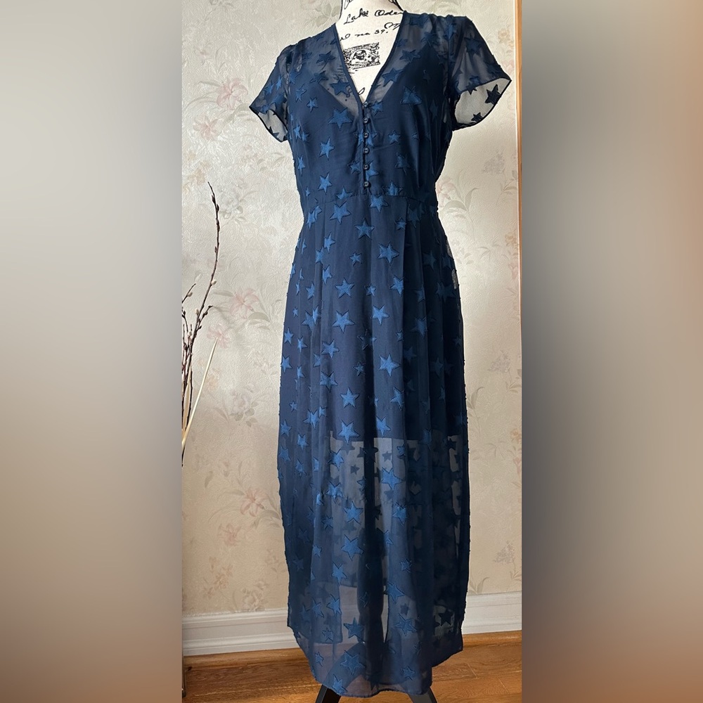 Current air. MIDI dress. Size M.